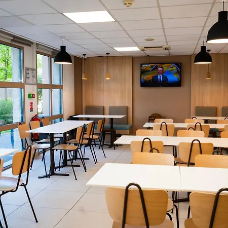 Hotel Première Classe Paris-ouest 2*