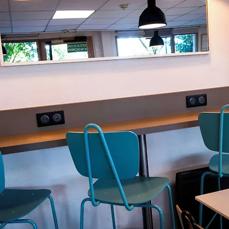 Hotel Première Classe Paris-ouest 2*