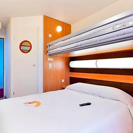 Premiere Classe Paris-ouest Otel 2*