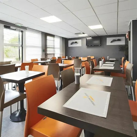 Première Classe Paris-ouest Hotel